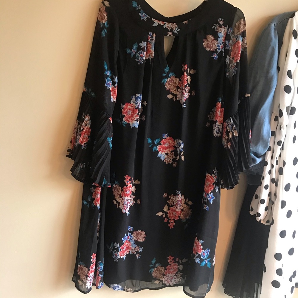 Gently used Lily Star Summer Dress w/bell sleeves - Picture 5 of 5